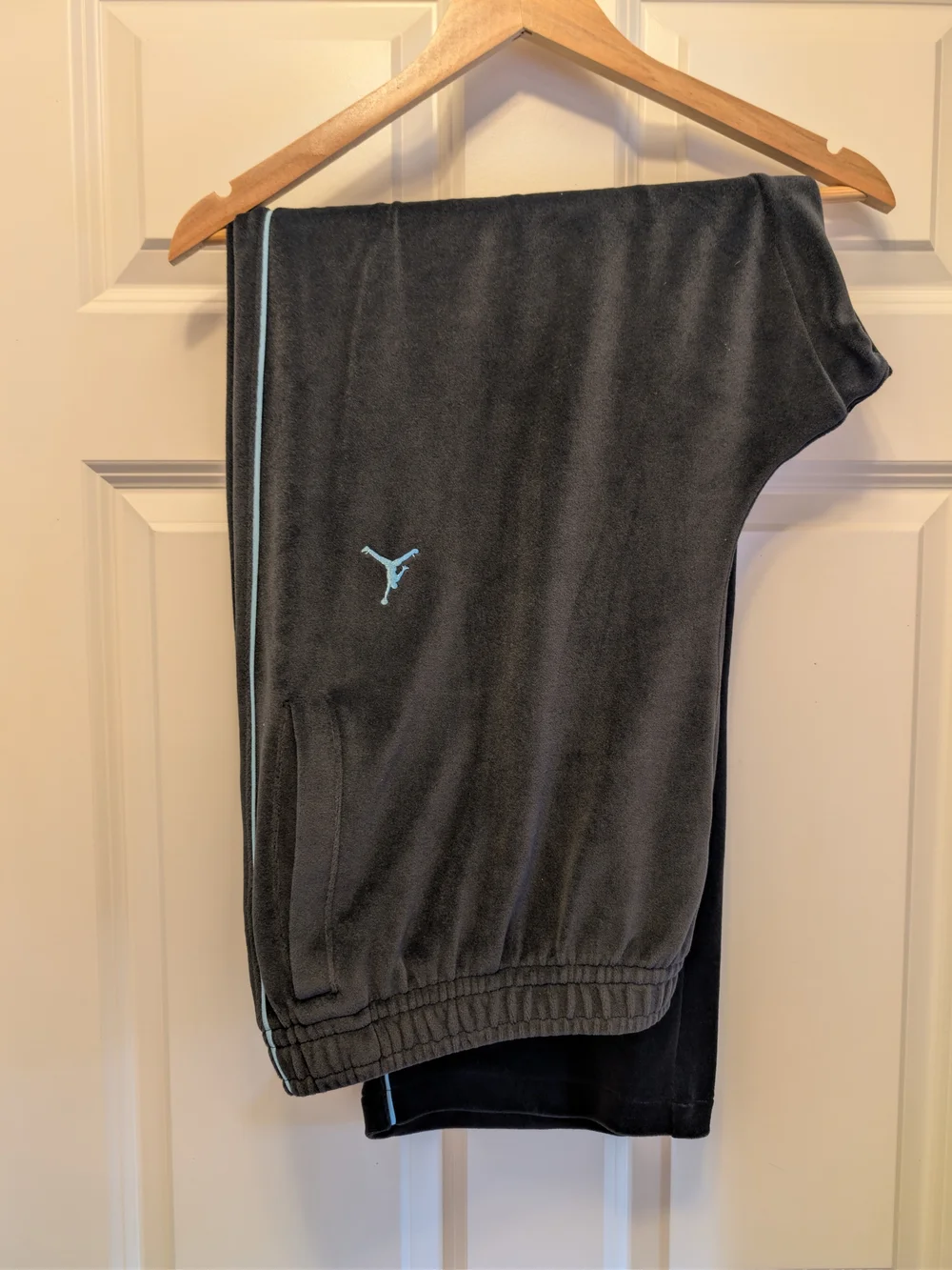 Jordan Men's Black Velour Zip Jacket And Pants W/ Gamma Teal Accents